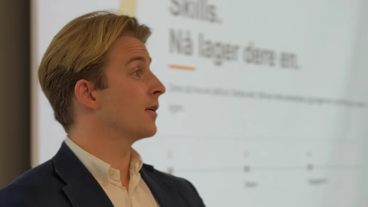 Amund Rangøy fra AIKI holder gjesteforelesning om agentisk AI ved Handelshøyskolen BI